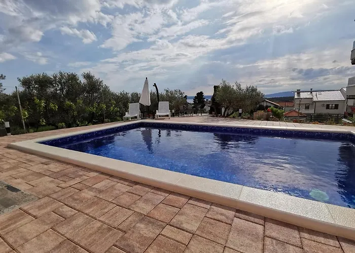 Apartments With A Swimming Pool Punat, Krk - 5378 Apartment