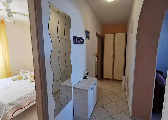 Apartments With A Swimming Pool Punat, Krk - 5378 Apartment